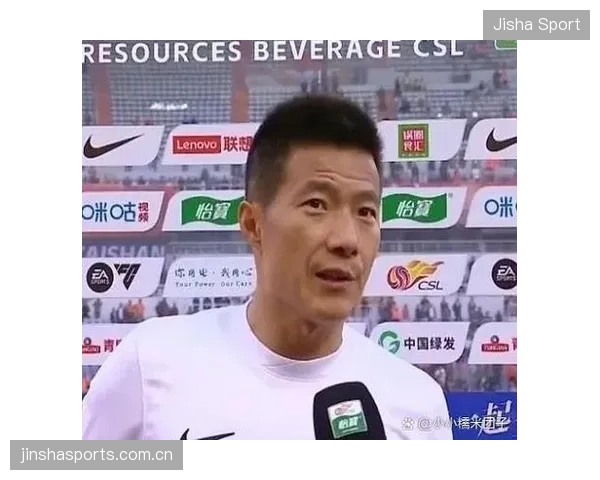 第二分钟毛伟杰任意球：传奇与力量的永恒诠释